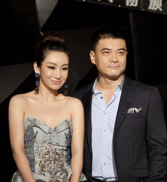 "最丑"影后秦海璐沉迷霸总文学,被大7岁老公宠成公主_丈夫_刘涛_什么