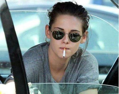 "男女通吃"的克里斯汀-斯图尔特_女生_因为_短发