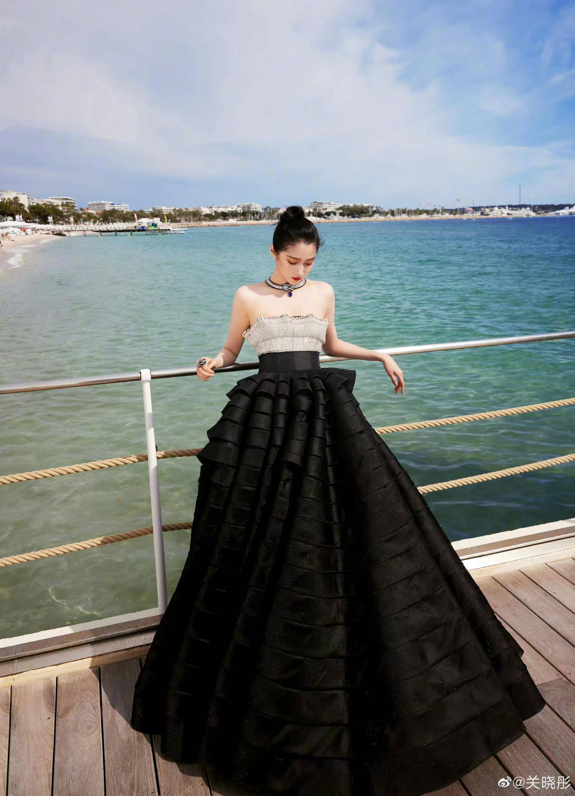 关晓彤戛纳16张精修图,不得不说,第一次感觉到晓彤长大了!