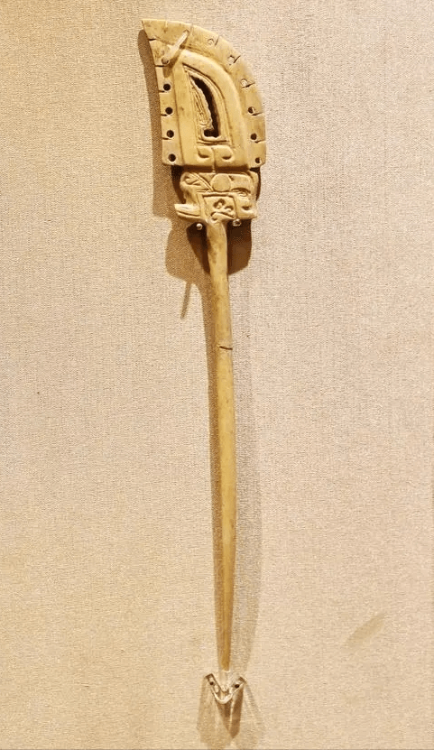 春秋战国时期对鸟式梳篦的样式及文化考析_中原地区_发展_篦子