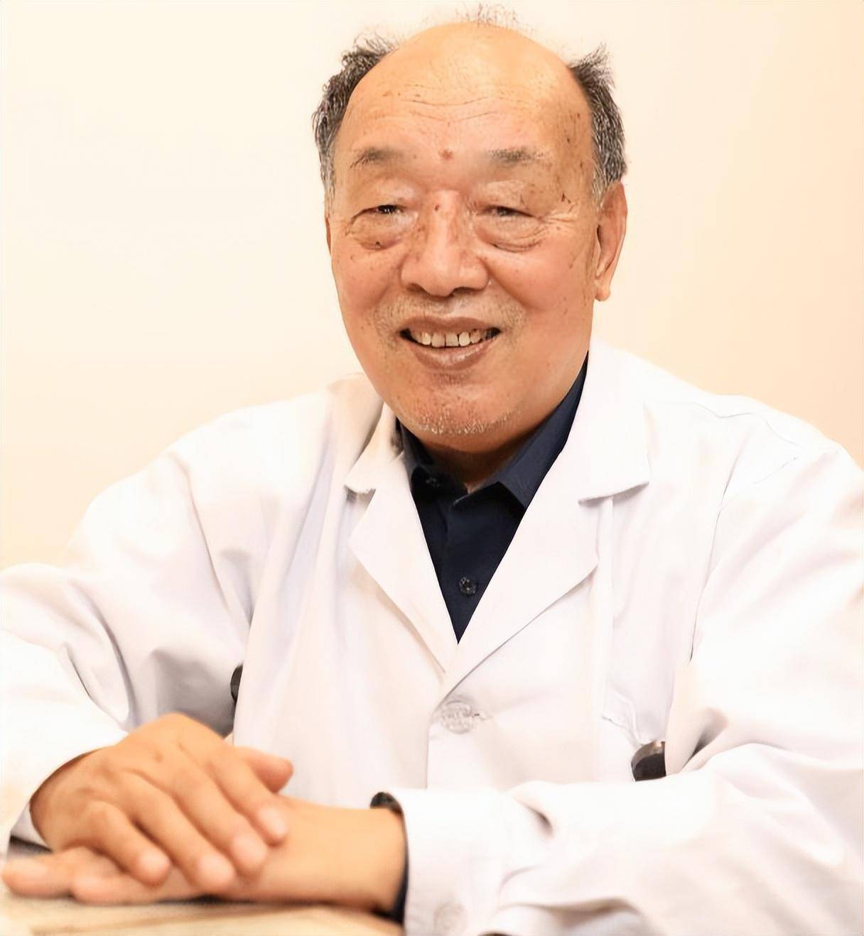 著名老中医崔公让:每天坚持吃一碗"懒豆腐",控制血脂,养好肝_崔老