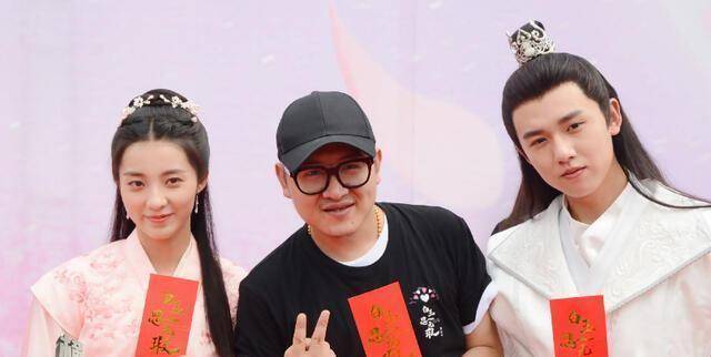 《白玉思无瑕》开机,张耀化身纨绔公子,女主万鹏又甜又灵_海报_观众