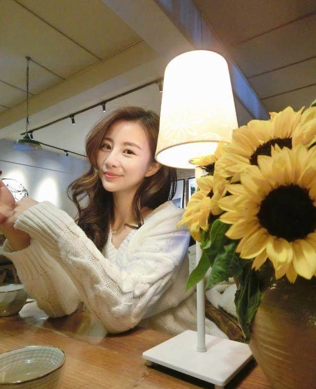 《陈翔六点半》中的小柳岩,颜值堪比大众女星,生活状态让人点赞_球球