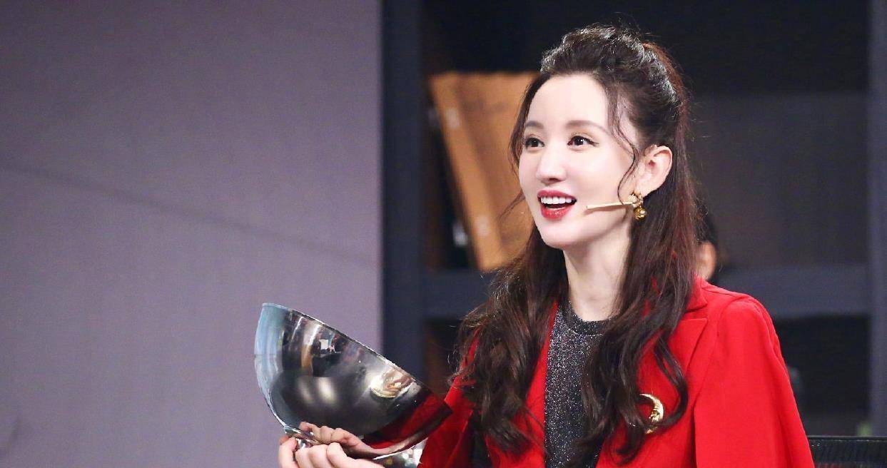 《乘风破浪的姐姐们》综艺大热,姐姐们紧急补课女团知识,太难了_节目