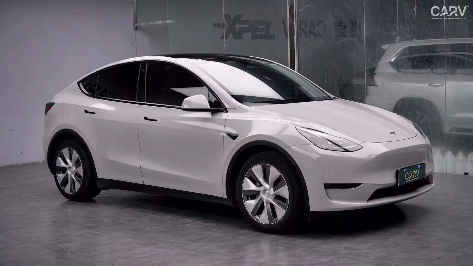 特斯拉modely卡孚改色膜白金保时捷亚灰,时尚和简约的风格_保障_色泽