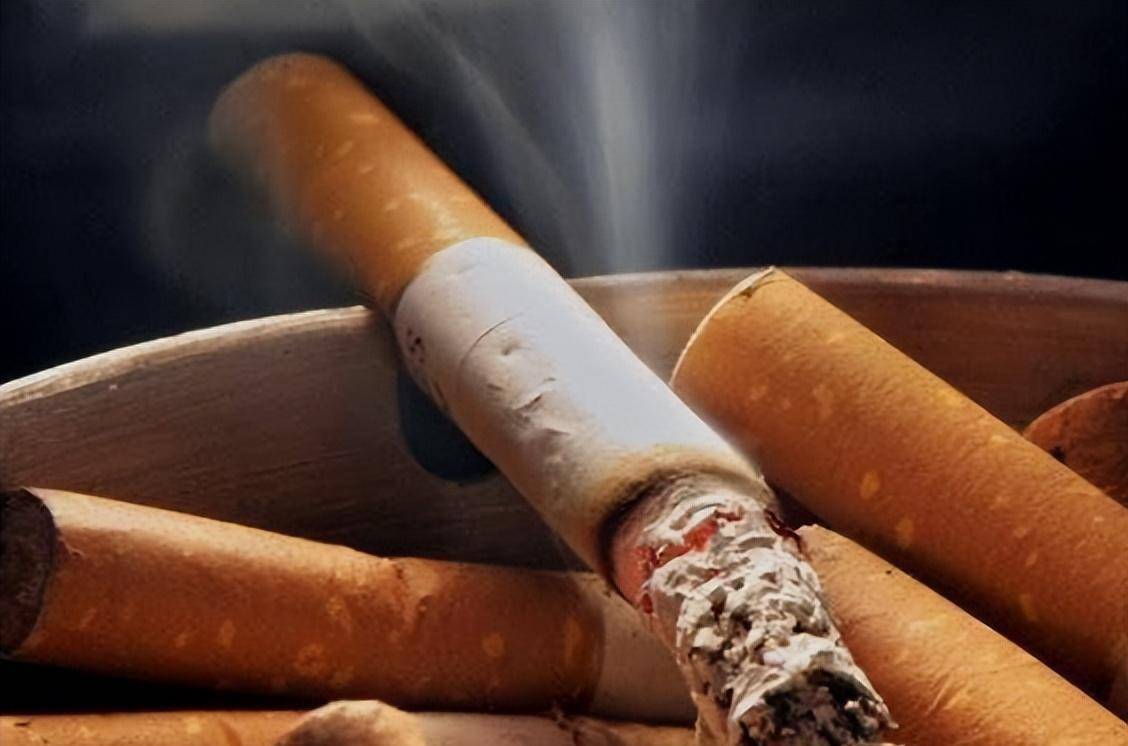 香烟里的尼古丁并不致癌,吸烟有害健康是错的?