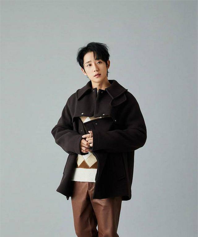 该剧将由曾执导过电影《逃组》的韩俊熙导演执导,预计制作6集.