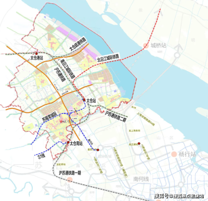 交通十分發達,204國道縱貫南北,g15毗鄰東側,新城南部有滬通鐵路太倉