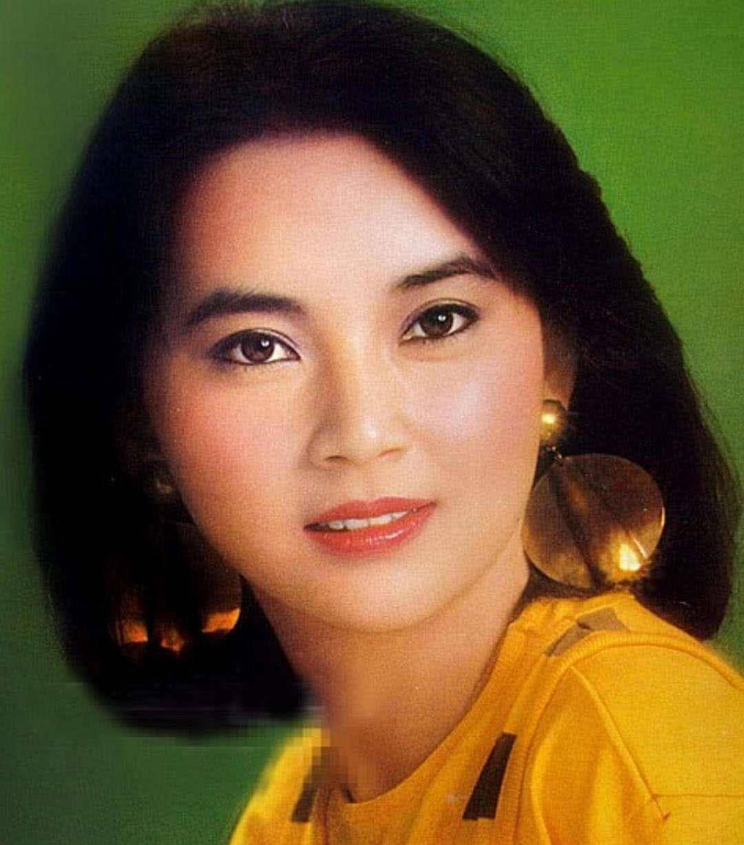 甄子丹早期拍摄的一部大时尚电影,评分很低,但是女演员却是养眼