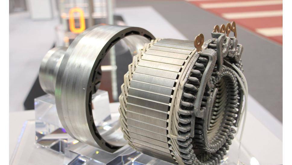 舍弗勒最新的case技术亮相,将两个电机合二为一,转向角最大90度_汽车