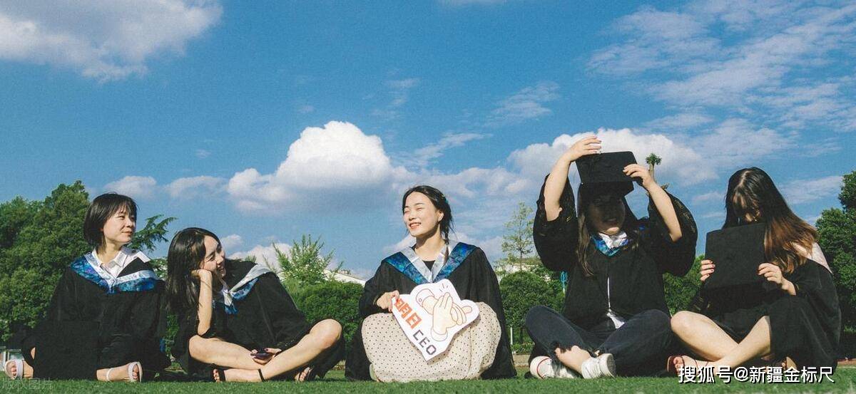 应届生什么时候考公务员合适？建议从这个时期开始，上岸机会更大