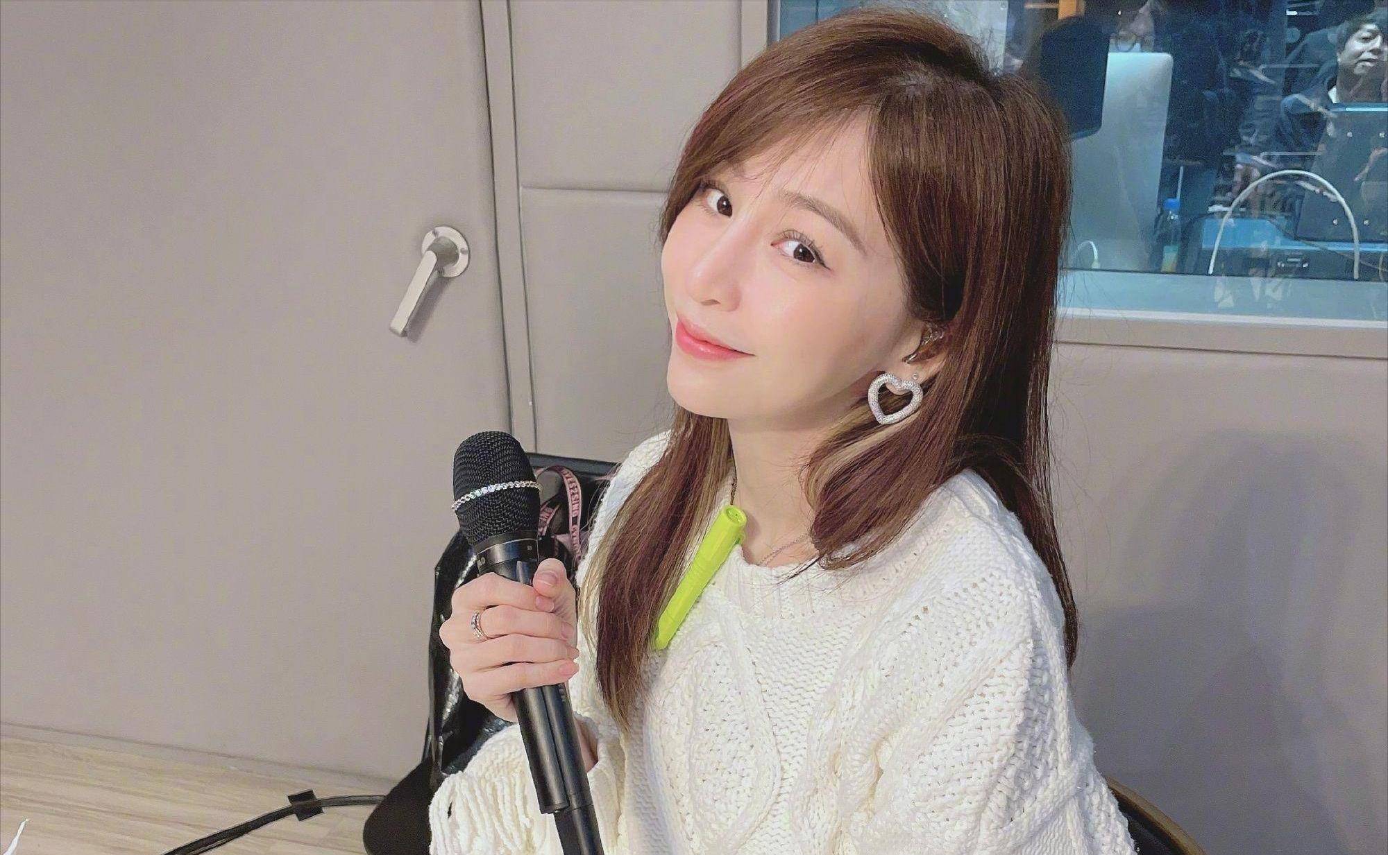 的感情,39岁再度意外走红,王心凌的召唤力出人意料_节目_姐姐_陶艾青