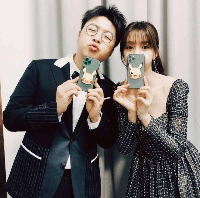 杜海涛七夕晒甜蜜合影,当看到沈梦辰表情后,不知该哭还是笑_祝福_模样