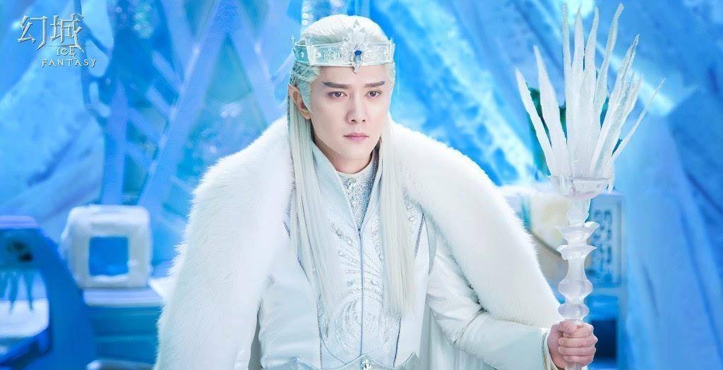 10,冯绍峰 在电视剧《幻城》中饰演卡索,冯绍峰的白发造型也还行,就是