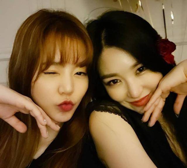 齐聚一堂庆祝黄美英生日暨出道13周年纪念日_tiffany_徐贤_照片