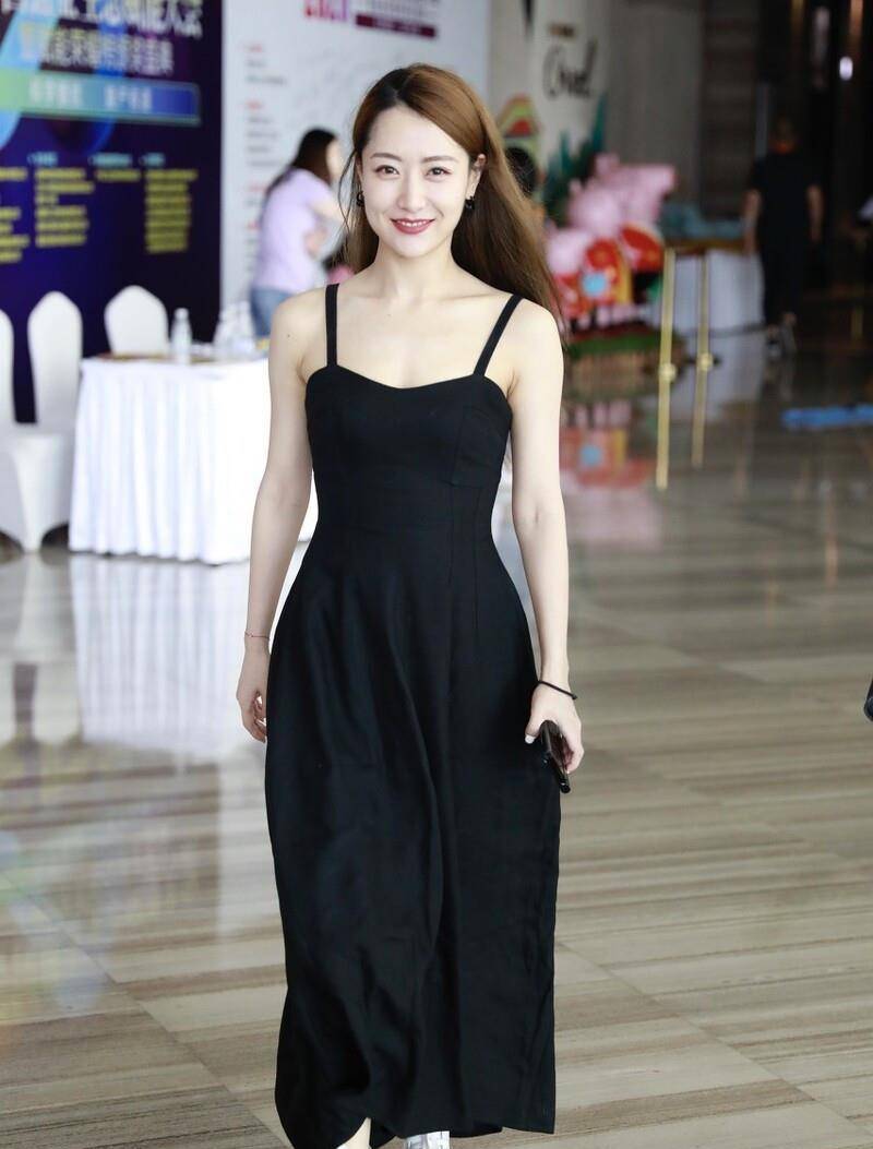 1986年1月2日出生于陕西省西安市,2006年因参加电视《梦想中国》后