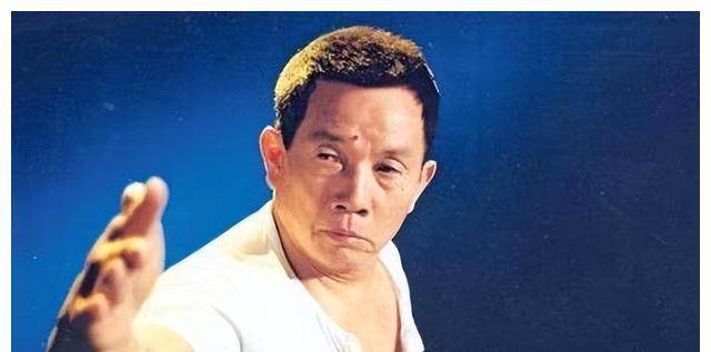 也要跟原配何秀霞分手,而原本只是看重刘家良地位的翁静晶,也在不知不