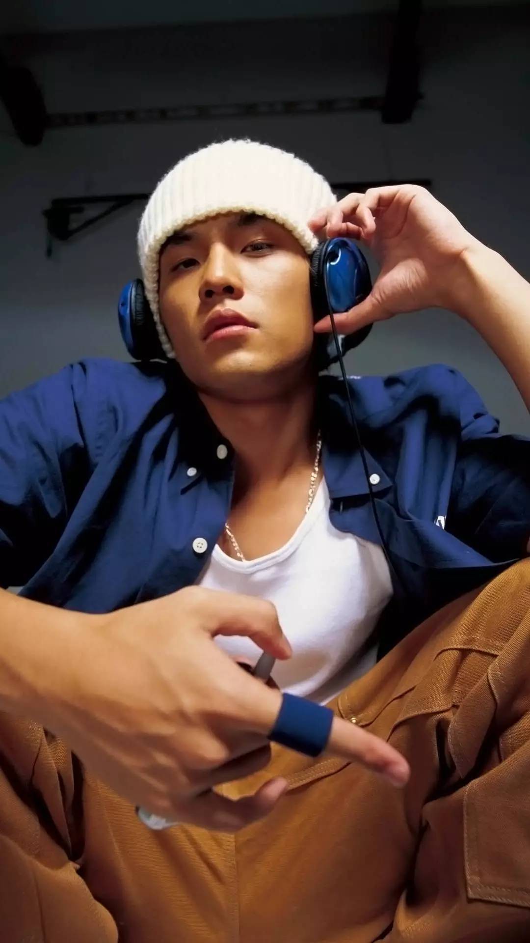 郑钧评价周杰伦:他的歌没有内涵,无法深深的打动我