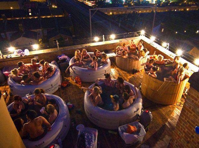 日本疯狂的混浴文化:父女,亲子共浴,无遮无掩,一点也不尴尬_温泉_男女