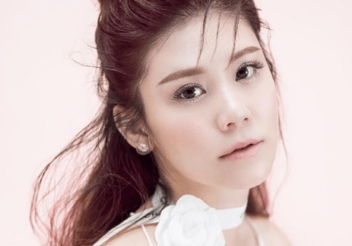 而在2005年《超级女声》这个舞台上,赵静怡的表演也备受好评.