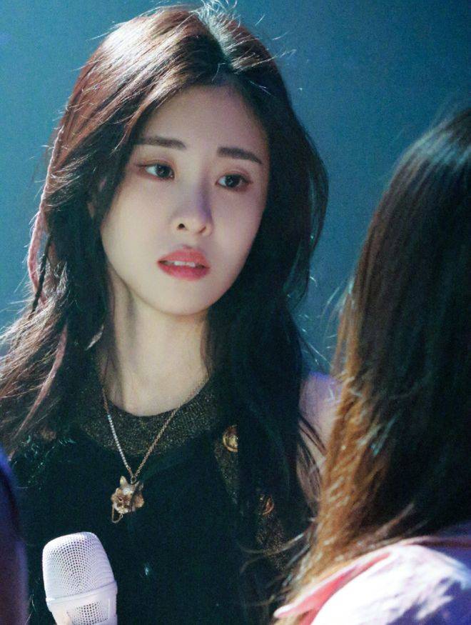 华晨宇被曝给张碧晨生的孩子,做了两次亲子鉴定,孩子还是姓华_户口