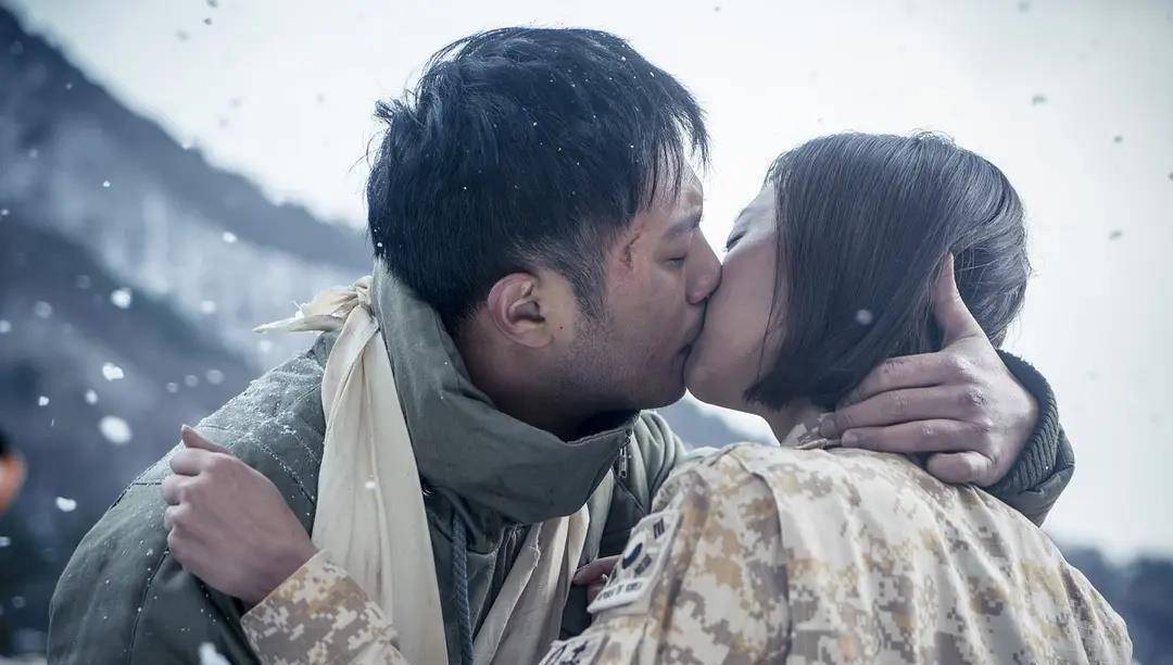 《太阳的后裔》之徐大荣和尹明珠:从苦命鸳鸯到终成眷属_感情_军人_柳