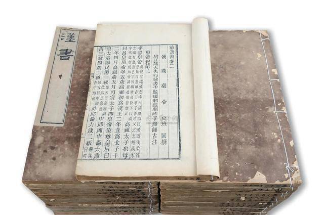 其著令'年八十以上,八岁以下,师,侏儒当鞠系者,颂系之.