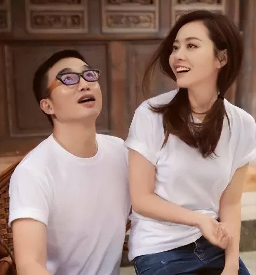 分手4年,回头看张靓颖与前夫冯轲,二人境遇天差地别_父亲_音乐_母亲