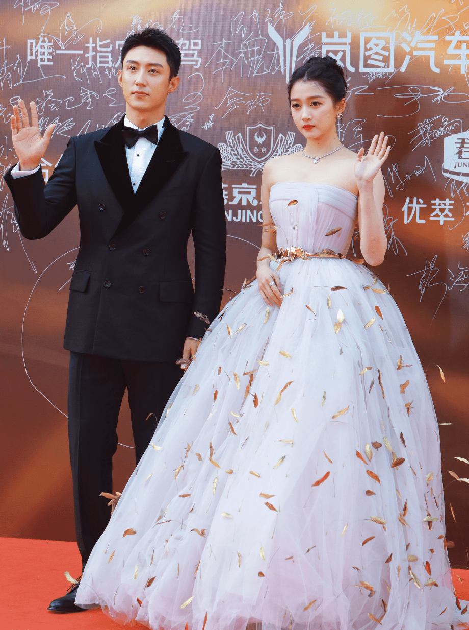 华表奖明星造型谁是你心中的"红毯最佳着装"?