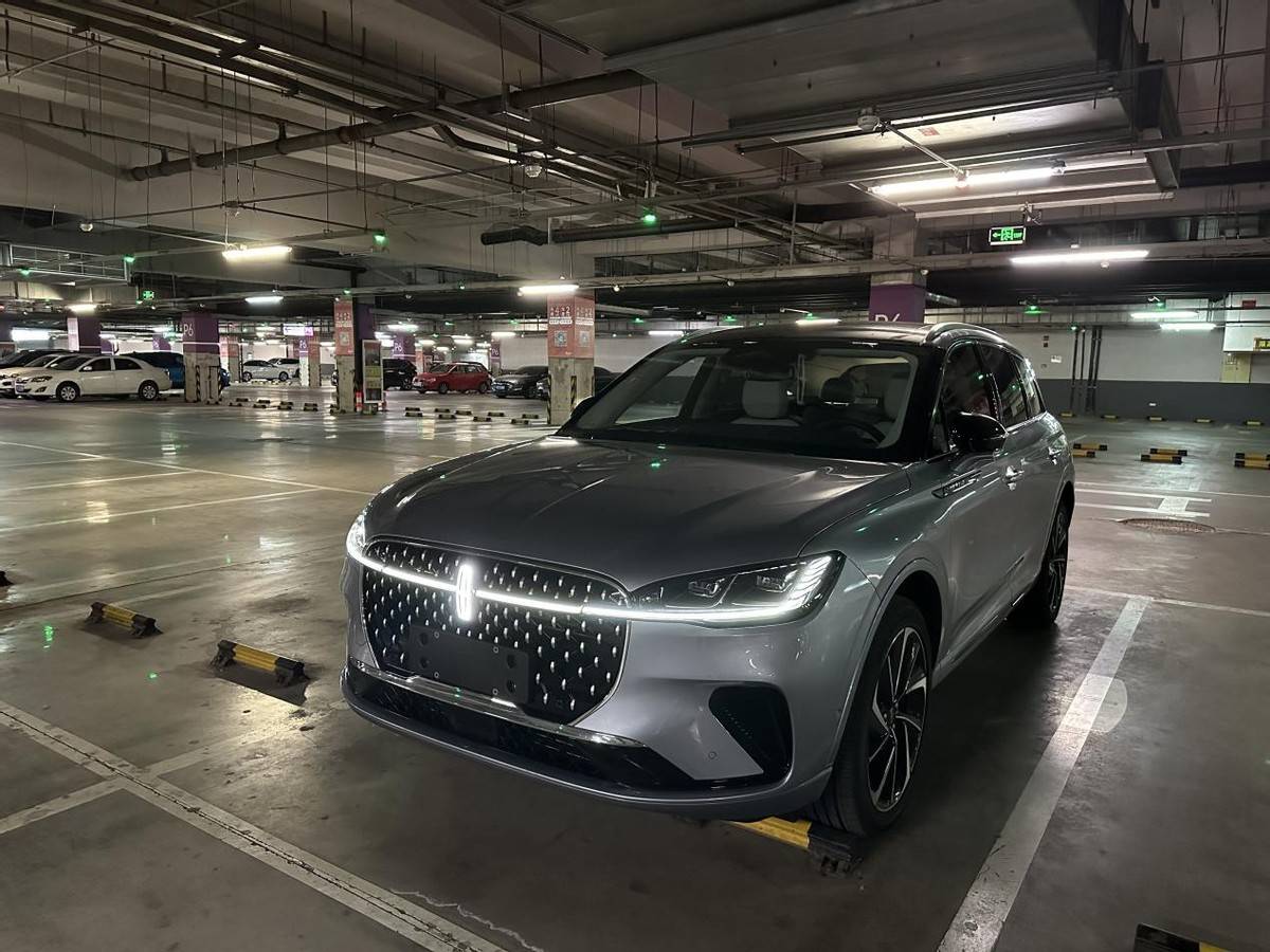 凯迪拉克XT4 VS全新林肯冒险家,谁才是真正的美系豪华代表?_搜狐汽车_搜狐网