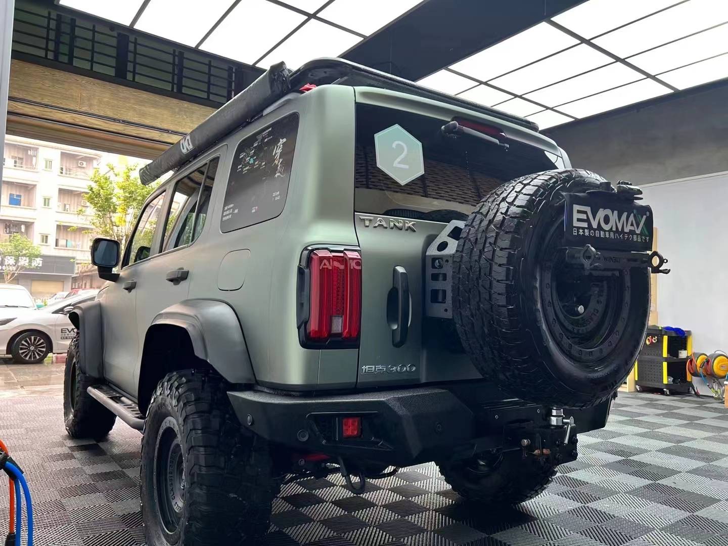 坦克300-evomax易膜改色膜超哑灰绿,超哑质感的越野车_搜狐汽车_搜狐