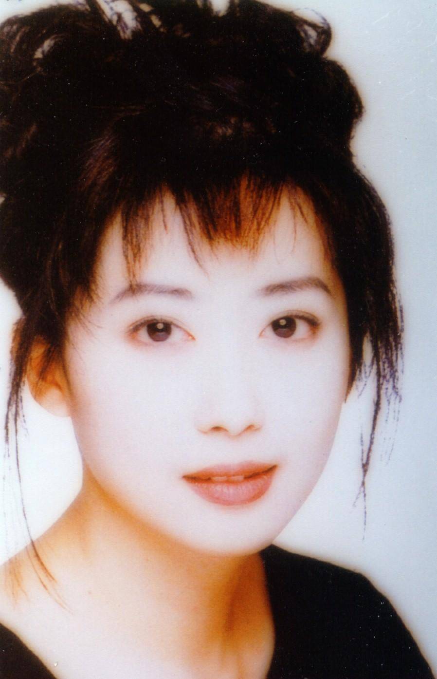 孟庭苇被曝不忠助理,前夫披露"捉人"细节,11岁儿子怒撕亲爹_名字_公司