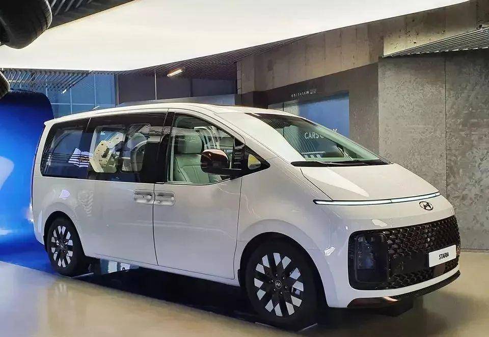 理想首款超大号mpv曝光!