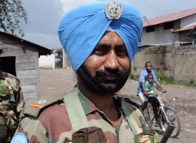 印度士兵为何宁可花半小时戴头巾也不用头盔?