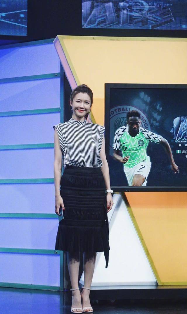 32岁的刘语熙绿色衬衫搭配牛仔裤,颜值秒回18岁,网友:逆龄生长_造型