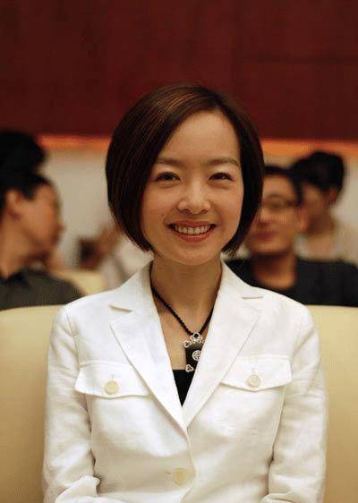 闪嫁国外老公却被传遭家暴,今二婚嫁初恋如少女_陈鲁豫_节目_丈夫
