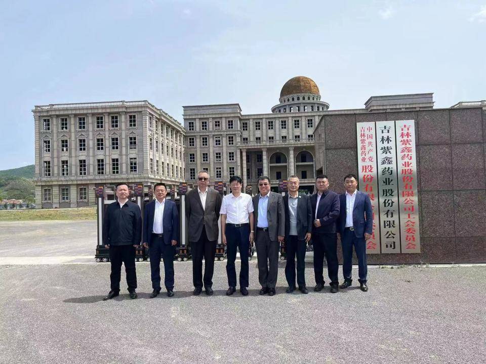 于大军向宣春雷一行介绍了柳河县"一巩固,两实现"发展目标,并表示