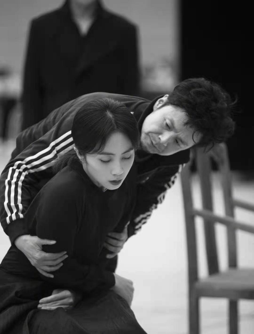 黄磊晒孙莉近照,侧脸被误认是黄多多,母女俩基因好强大_照片_气质