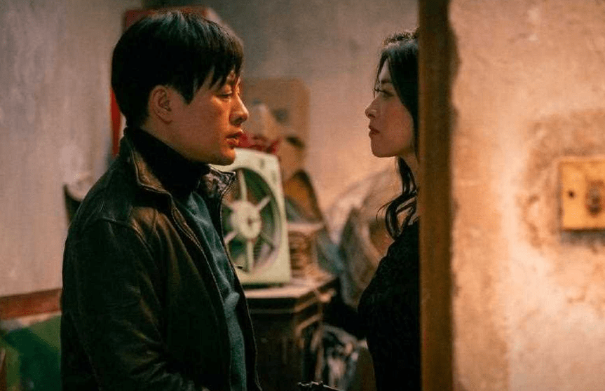 她为了帮助 mike 克服困难,不惜为他提供帮助和资源.