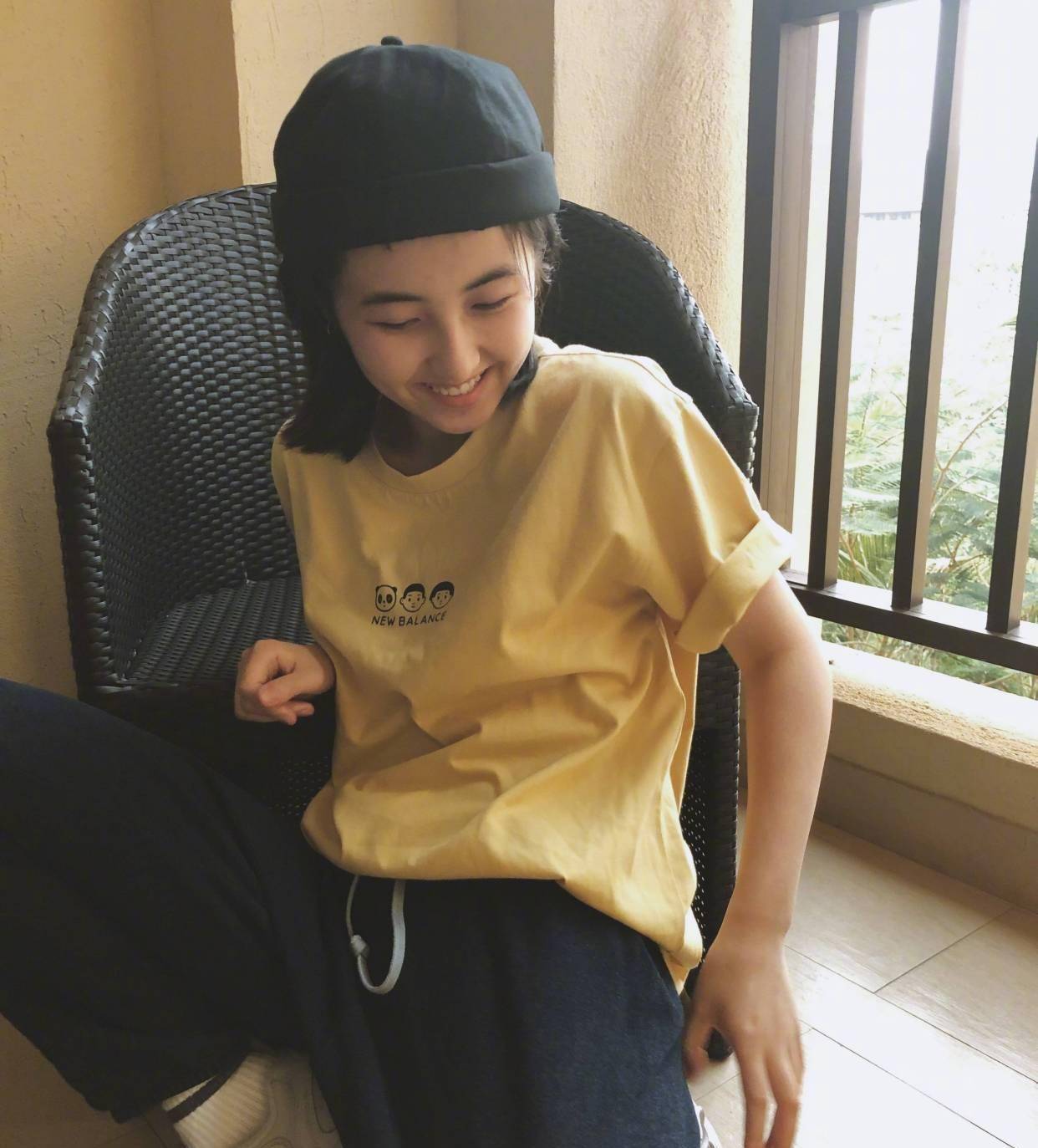 清新又元气,真的是被这么乖巧又可爱的张子枫妹妹甜到了