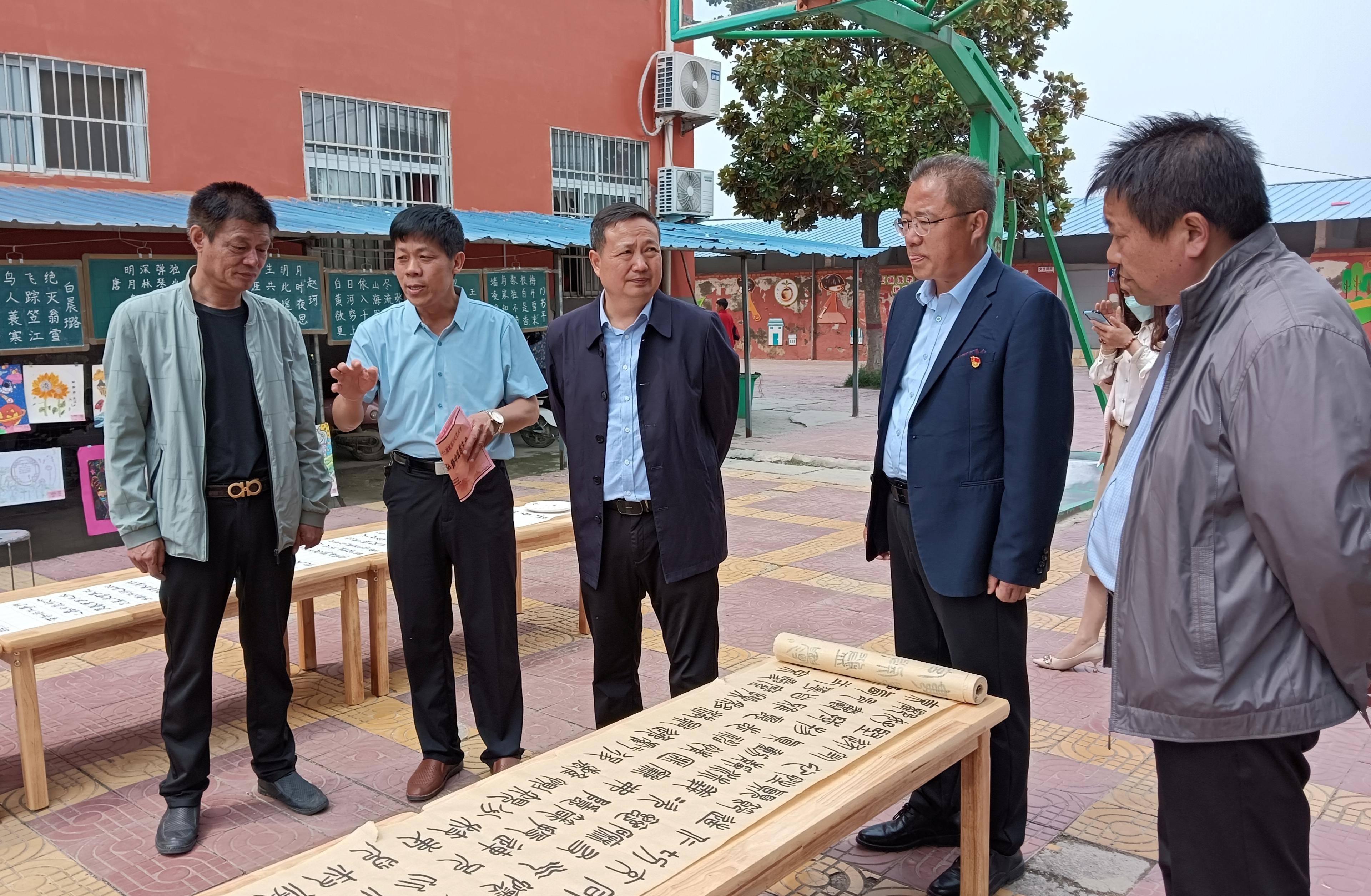 邓州市穰东镇仲景学校举办第六届校园文化艺术节暨庆六一汇演_张仲景