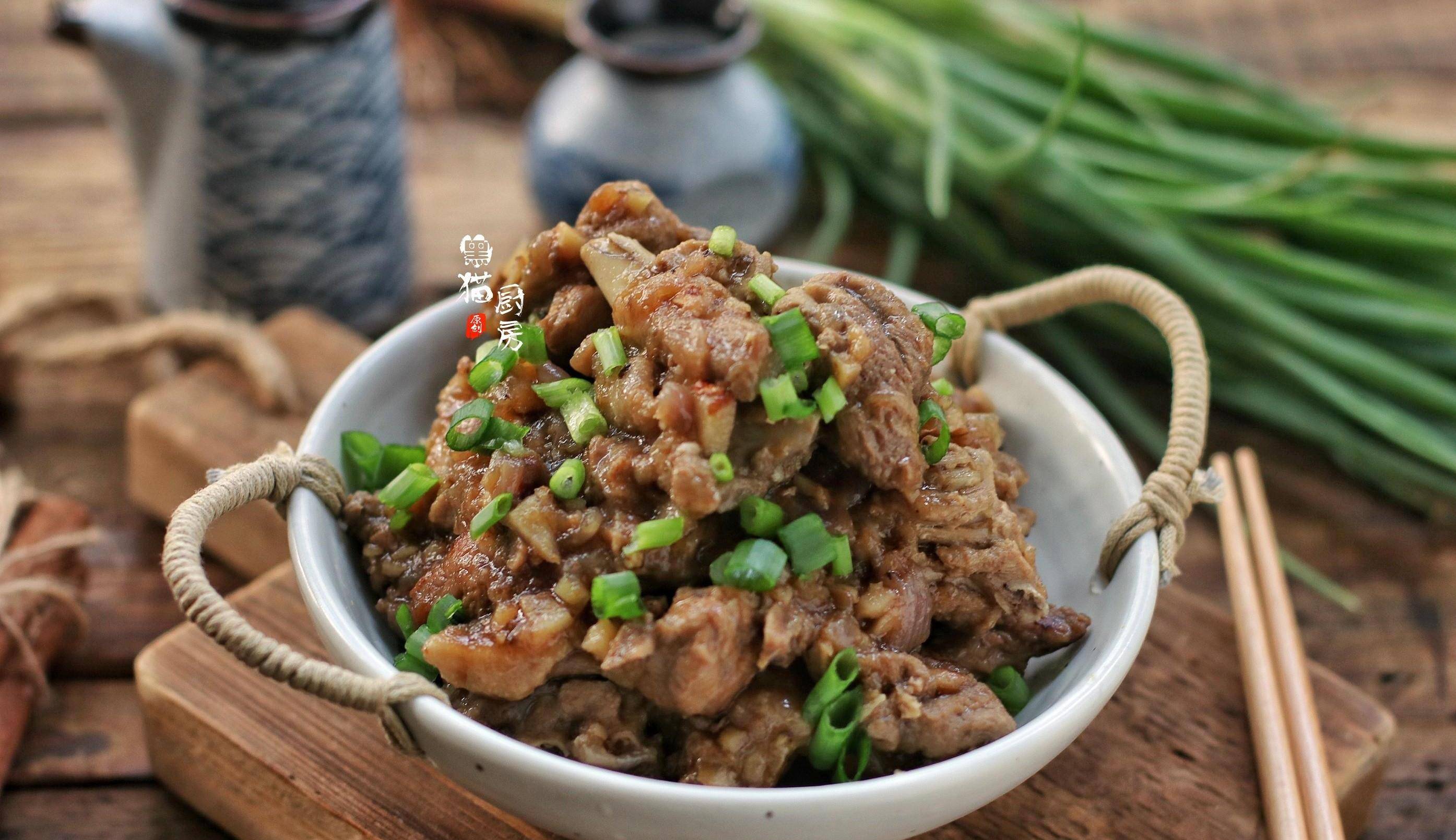 这食材一直被忽略,和鸭肉搭配焖一锅,不加水不加啤酒,香味四溢_沙姜