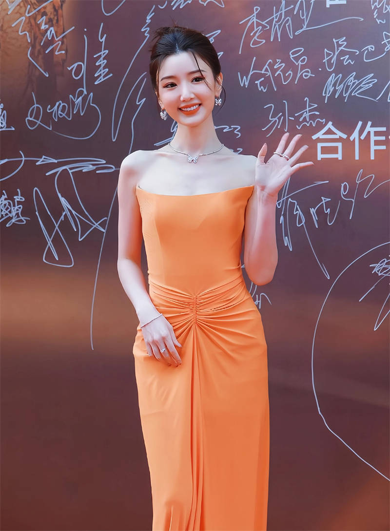 原来毛晓彤真的没说谎!看她的红毯生图,颜值从未下线!