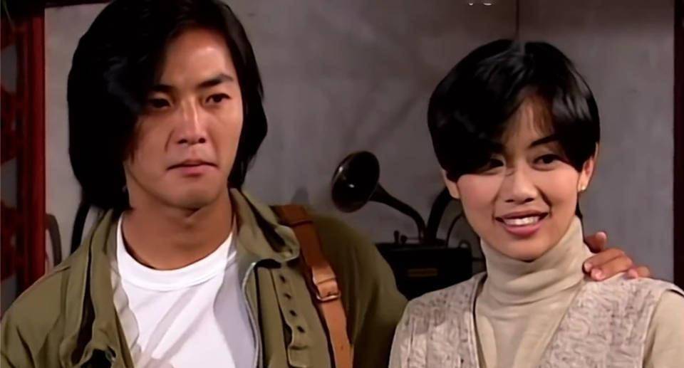 其中,她与郑伊健,郭蔼明主演的《笑看风云》人气极高,剧中女主林贞烈