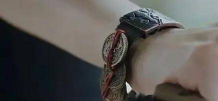 阿宁的当十铜钱手链,价值不菲世上罕见,只是没人敢戴_吴邪_笔记_盗墓