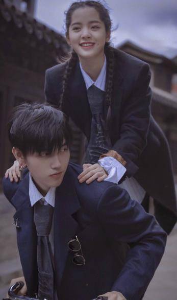 三大顶流小花:关晓彤,欧阳娜娜和鞠婧祎,谁的路人缘更好?