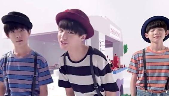 tf家族一代出道组合tfboys,中文名是加油男孩.