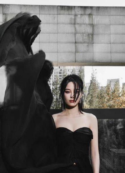 张彬彬29,周笔畅28,陈都灵27,吴谨言把花园穿身上了26,钟楚曦25,金晨