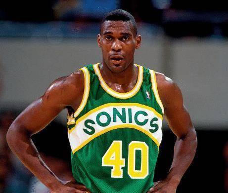 nba球星肖恩坎普,过度纵欲导致陨落,因私生子太多最后破产_赛季_大