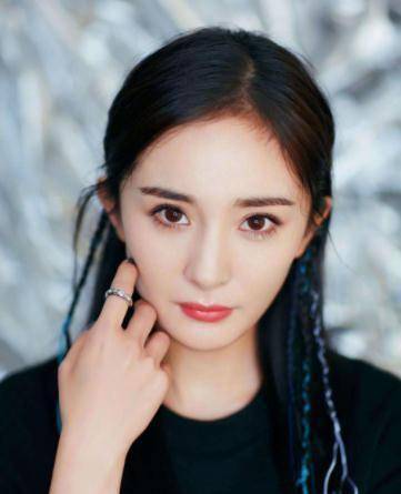 被"黑粉式应援"逼宫,刚刚33岁的杨幂已经开始"中年危机"_身材_角色